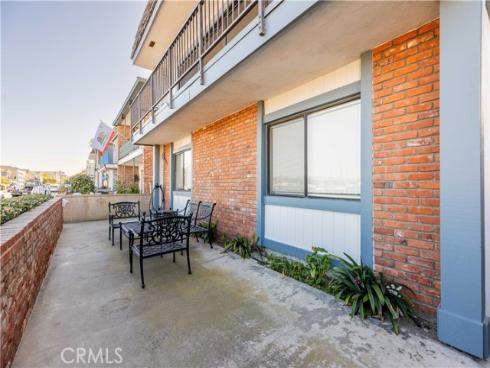 925 West Bay Avenue , Newport Beach, CA