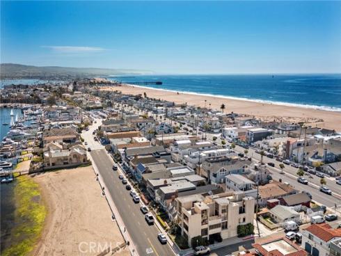 925 West Bay Avenue , Newport Beach, CA