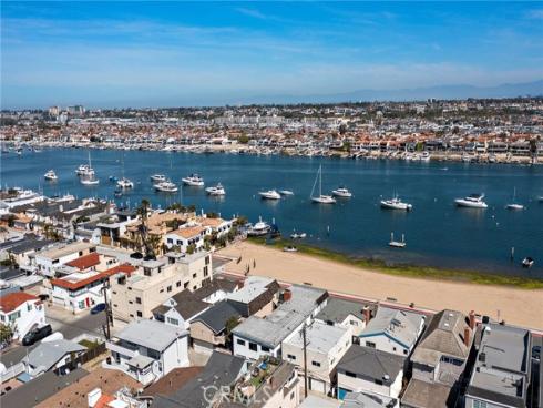 925 West Bay Avenue , Newport Beach, CA