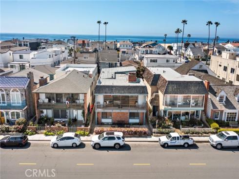 925 West Bay Avenue , Newport Beach, CA