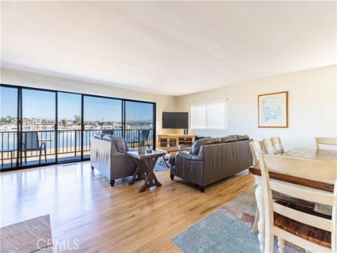 925 West Bay Avenue , Newport Beach, CA