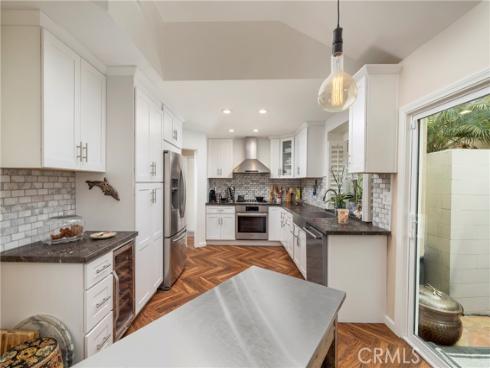 85 Pelican Court, Newport Beach, CA