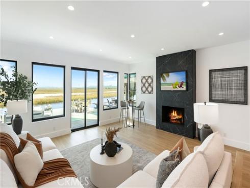 237 Canal Street, Newport Beach, CA