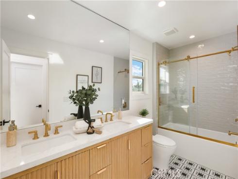 237 Canal Street, Newport Beach, CA