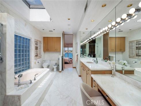 812  W Bay Ave  , Newport Beach, CA