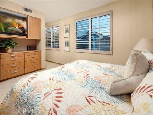 812  W Bay Ave  , Newport Beach, CA