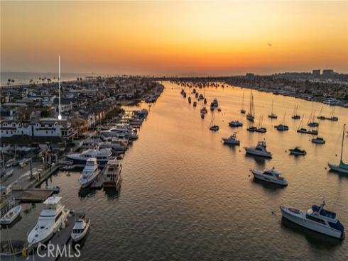 812  W Bay Ave  , Newport Beach, CA