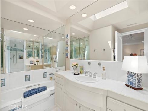 14  Rue Chantilly  , Newport Beach, CA