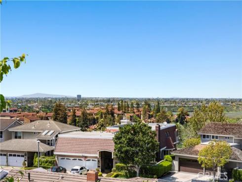 14  Rue Chantilly  , Newport Beach, CA