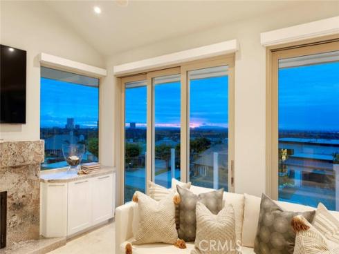 9 Saint Tropez , Newport Beach, CA