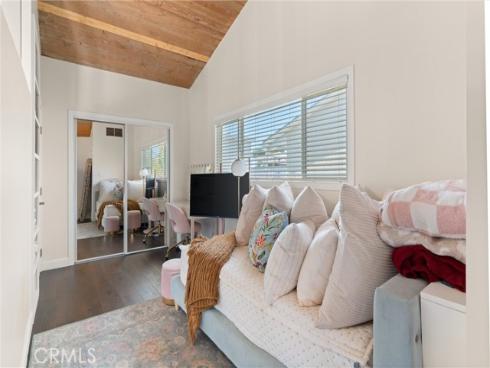 327 62nd Street, Newport Beach, CA