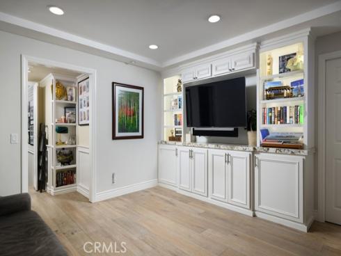 5  Vienna  , Newport Beach, CA