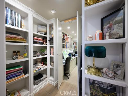 5  Vienna  , Newport Beach, CA