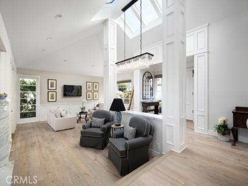 5  Vienna  , Newport Beach, CA