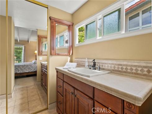 2114 Vista Entrada , Newport Beach, CA