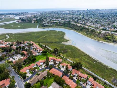 2114 Vista Entrada , Newport Beach, CA