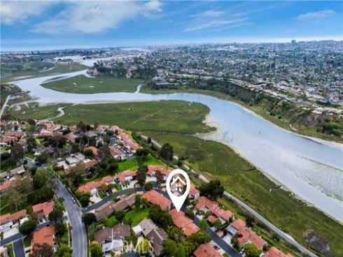 2114 Vista Entrada , Newport Beach, CA