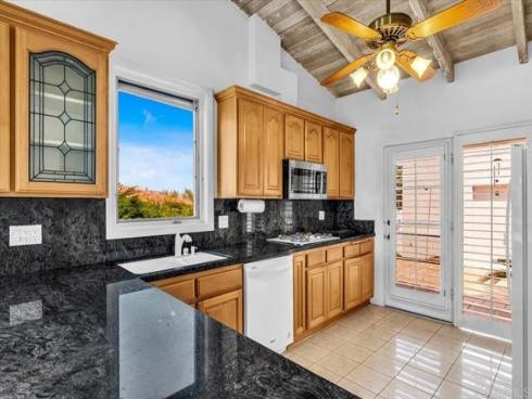 2117 Vista Entrada , Newport Beach, CA