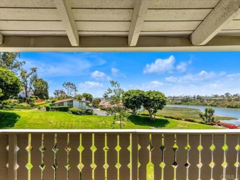 2117 Vista Entrada , Newport Beach, CA