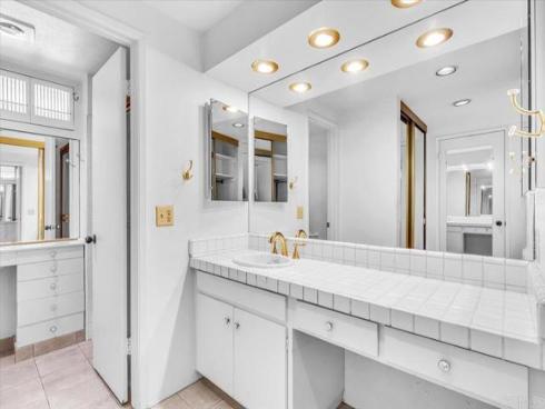 2117 Vista Entrada , Newport Beach, CA