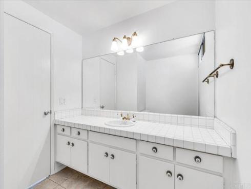 2117 Vista Entrada , Newport Beach, CA