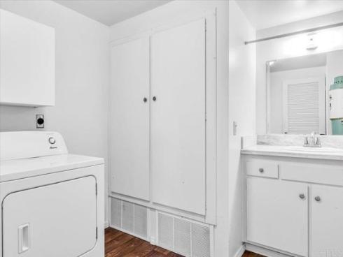 2117 Vista Entrada , Newport Beach, CA