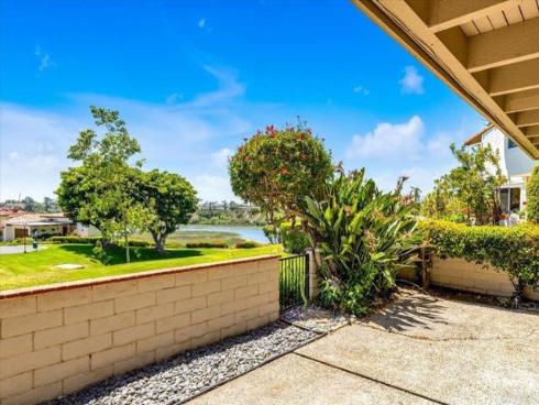 2117 Vista Entrada , Newport Beach, CA