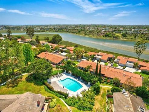 2117 Vista Entrada , Newport Beach, CA