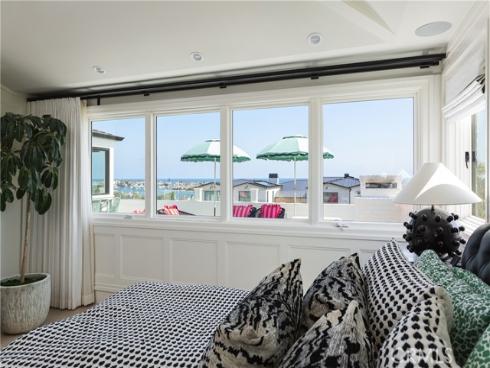 1110 Kings Road, Newport Beach, CA