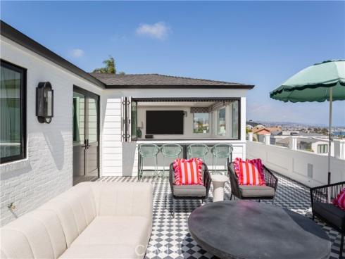 1110 Kings Road, Newport Beach, CA