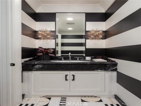 1110 Kings Road, Newport Beach, CA