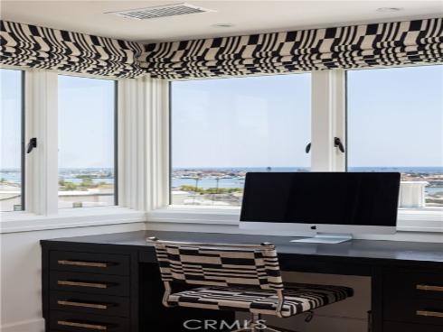 1110 Kings Road, Newport Beach, CA