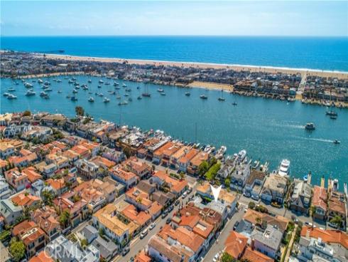 105  Via Waziers  , Newport Beach, CA