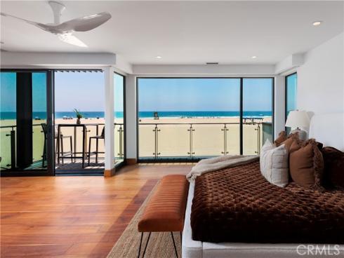 7104 W Oceanfront  , Newport Beach, CA