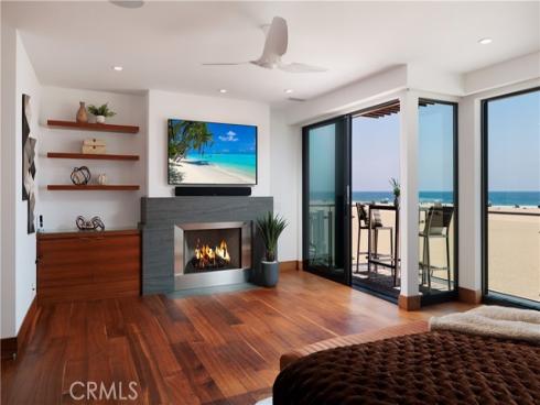 7104 W Oceanfront  , Newport Beach, CA