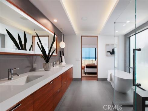 7104 W Oceanfront  , Newport Beach, CA