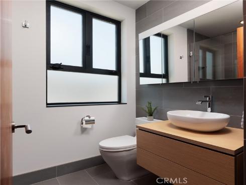 7104 W Oceanfront  , Newport Beach, CA