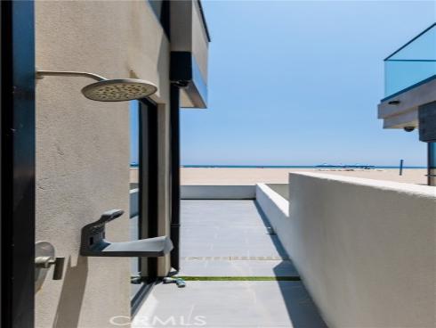 7104 W Oceanfront  , Newport Beach, CA