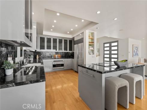 1554 E Oceanfront  , Newport Beach, CA