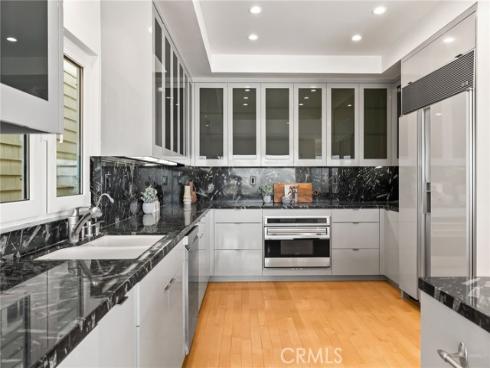 1554 E Oceanfront  , Newport Beach, CA