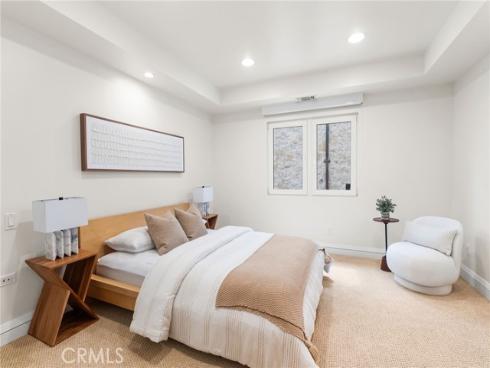 1554 E Oceanfront  , Newport Beach, CA