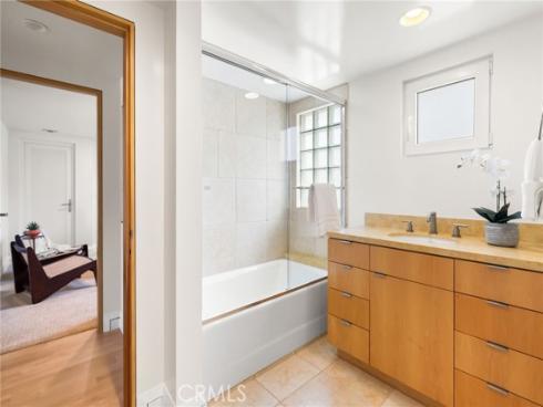 1554 E Oceanfront  , Newport Beach, CA