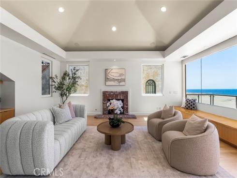 1554 E Oceanfront  , Newport Beach, CA