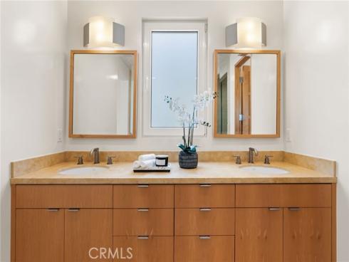 1554 E Oceanfront  , Newport Beach, CA