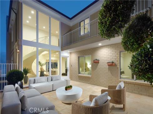 29 Linda Isle, Newport Beach, CA