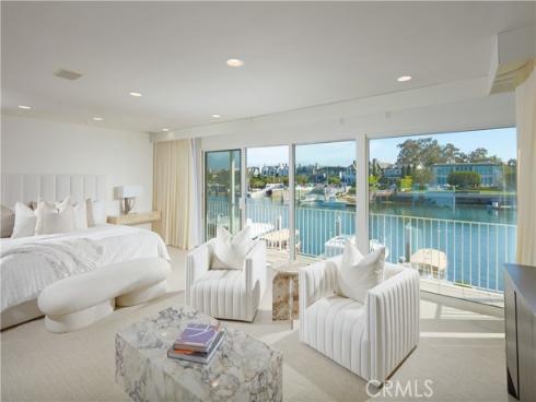 29 Linda Isle, Newport Beach, CA