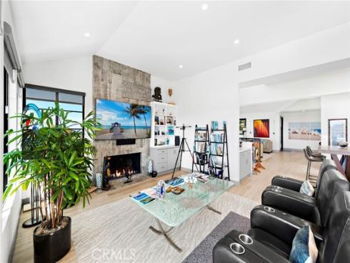 17  Monaco  12 , Newport Beach, CA