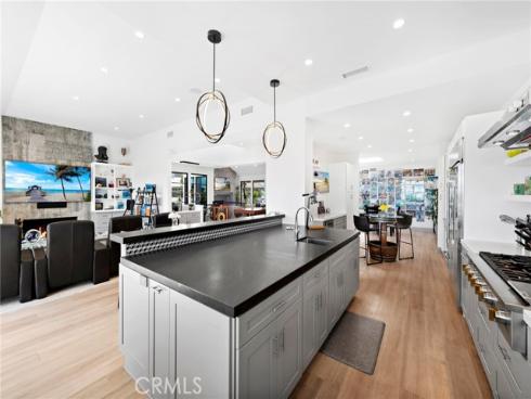 17  Monaco  12 , Newport Beach, CA