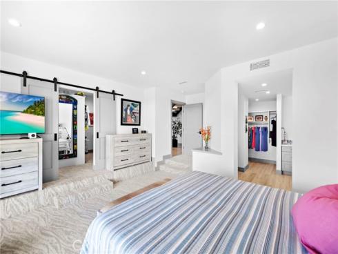 17  Monaco  12 , Newport Beach, CA