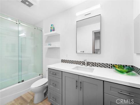 17  Monaco  12 , Newport Beach, CA